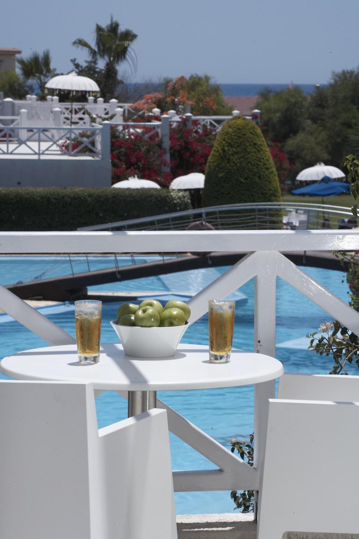 So Nice Beach Resort Agia Napa Exterior foto